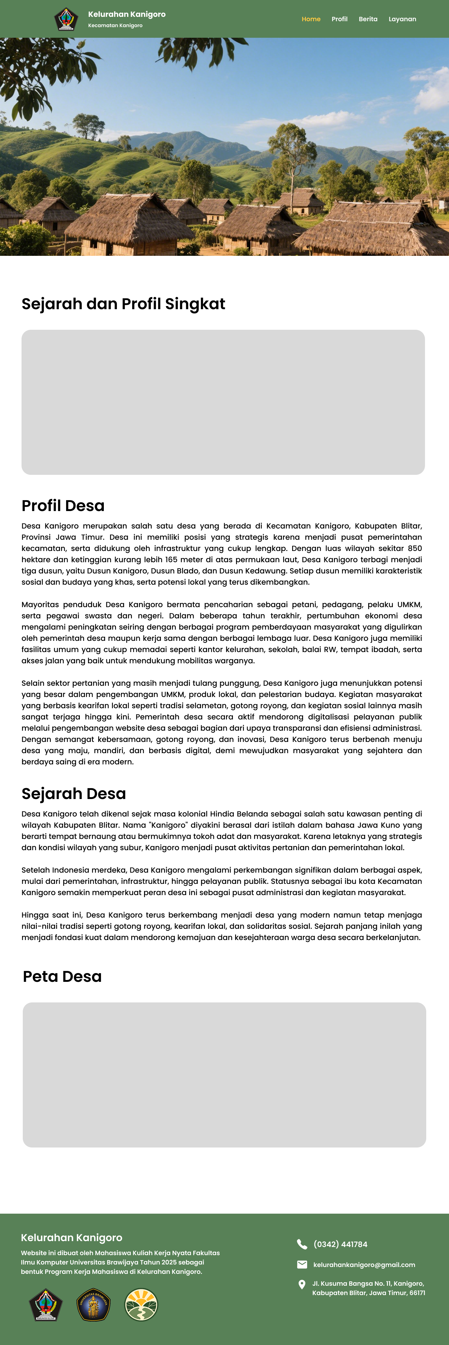 Pemandangan desa tradisional dengan rumah-rumah beratap jerami di tengah pegunungan hijau